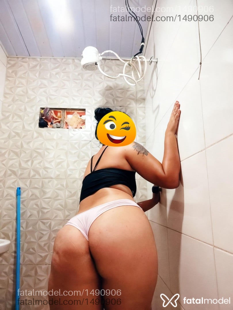 Acompanhante mulher com cabelo castanho de olhos castanhos em Guarantã do Norte Acompanhante mulher com cabelo castanho de olhos castanhos em Guarantã do Norte - Lility