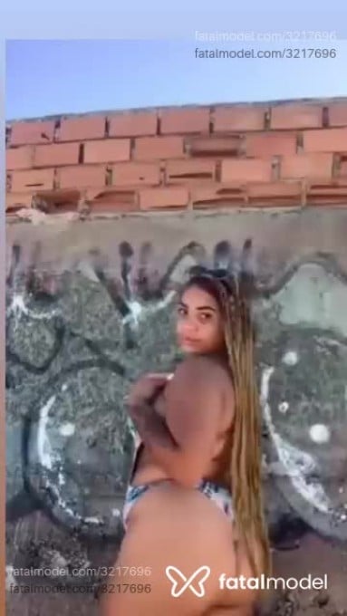 Acompanhante mulher com cabelo castanho de olhos pretos em Marataízes Acompanhante mulher com cabelo castanho de olhos pretos em Marataízes - Milena