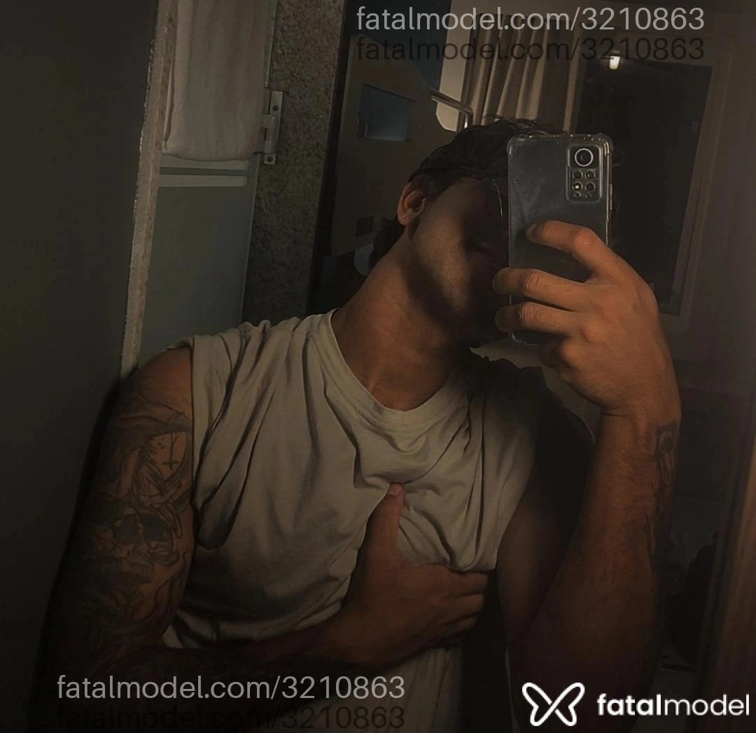 Acompanhante homem com cabelo castanho de olhos castanhos em São José - Snipe