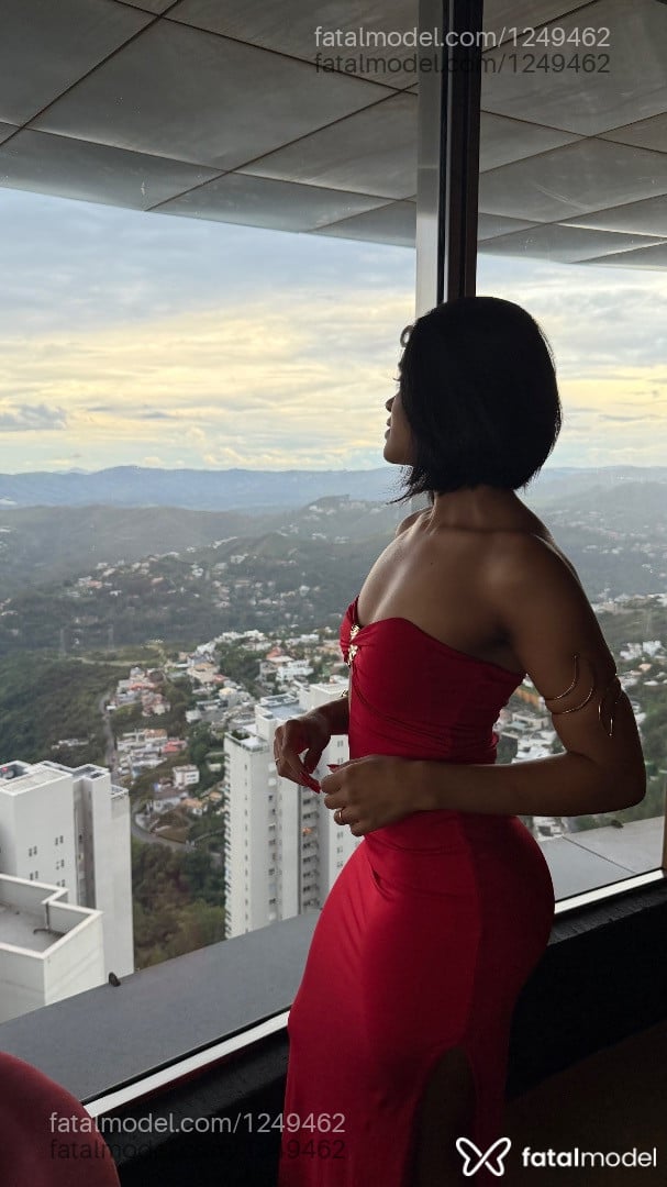 Acompanhante mulher morena (o) de olhos castanhos em Contagem - Isabella