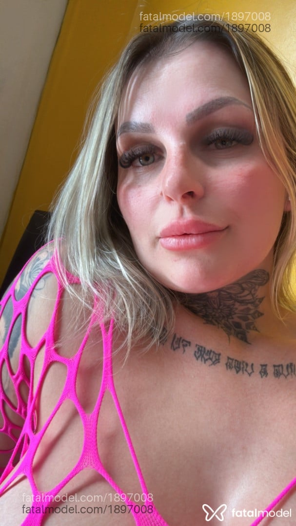 Acompanhante mulher loira (o) de olhos verdes em Lajeado - Bruna Reis