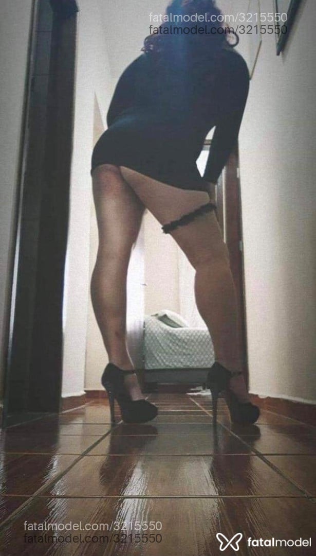 Acompanhante mulher trans com cabelo castanho de olhos azuis em Cambé - Sophia