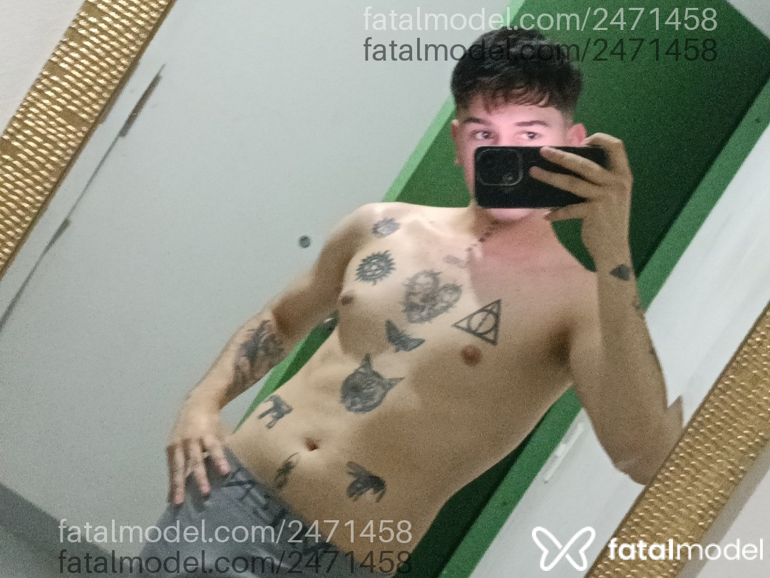 Acompanhante homem com cabelo castanho de olhos castanhos em Virtual Acompanhante homem com cabelo castanho de olhos castanhos em Virtual - Victor