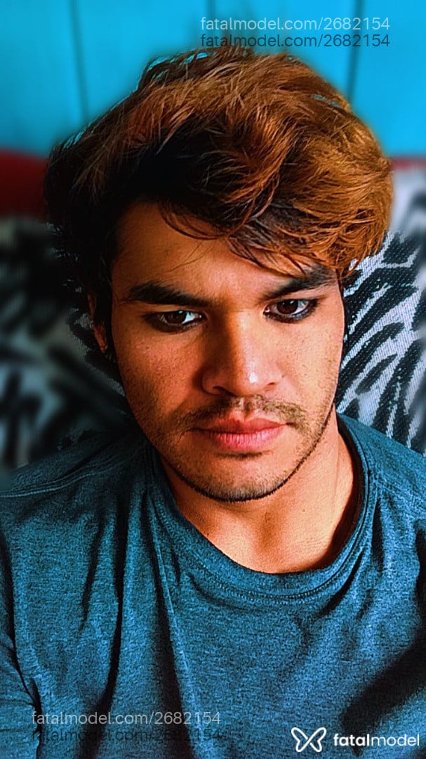 Acompanhante homem com cabelo colorido de olhos castanhos em Farroupilha Acompanhante homem com cabelo colorido de olhos castanhos em Farroupilha - Nason Nick