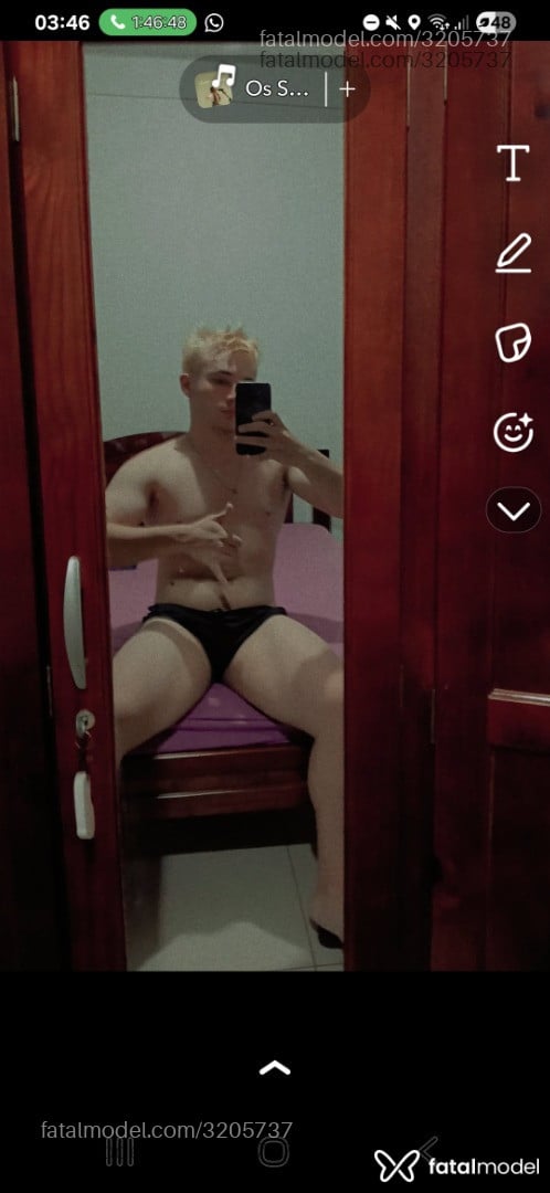 Acompanhante homem com cabelo castanho de olhos azuis em Virtual - Kauanzinho