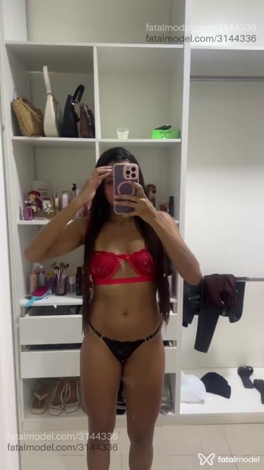 Acompanhante mulher morena (o) de olhos castanhos - Lia