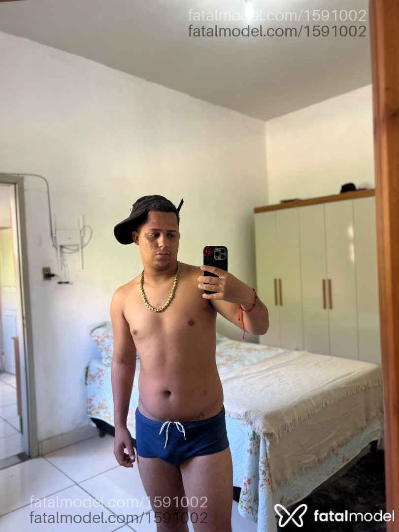 Acompanhante homem morena (o) de olhos castanhos em Ubá - Renan
