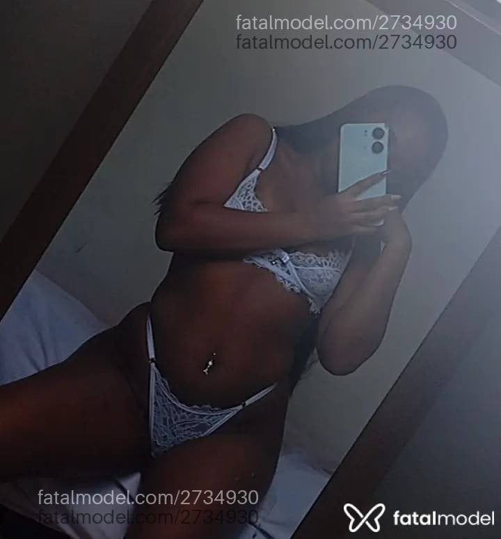 Acompanhante mulher com cabelo castanho de olhos pretos - Mia