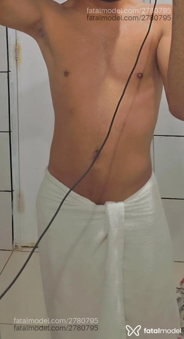 Acompanhante homem com cabelo castanho de olhos pretos em Limeira - Eros