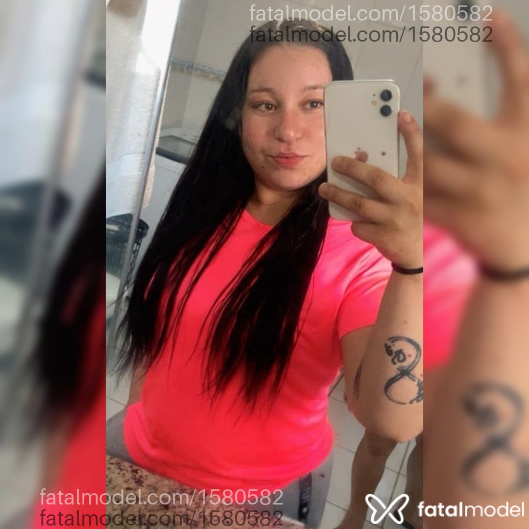 Acompanhante mulher morena (o) de olhos castanhos em Lauro Muller - Catriny