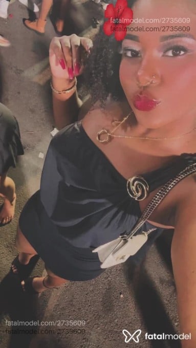 Acompanhante mulher morena (o) de olhos castanhos - Sereianegra