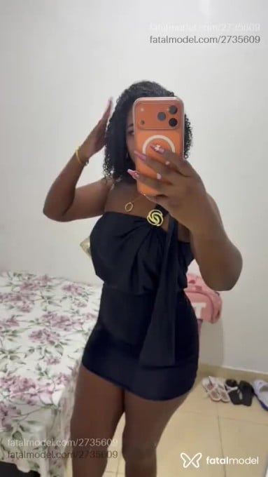 Acompanhante mulher morena (o) de olhos castanhos - Sereianegra