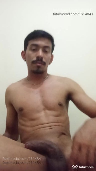 Acompanhante homem morena (o) de olhos castanhos em Maringá Acompanhante homem morena (o) de olhos castanhos em Maringá - Gabriel