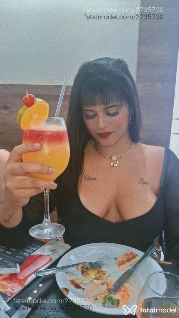 Acompanhante mulher morena (o) de olhos castanhos em Cabo Frio Acompanhante mulher morena (o) de olhos castanhos em Cabo Frio - Yane Mendes