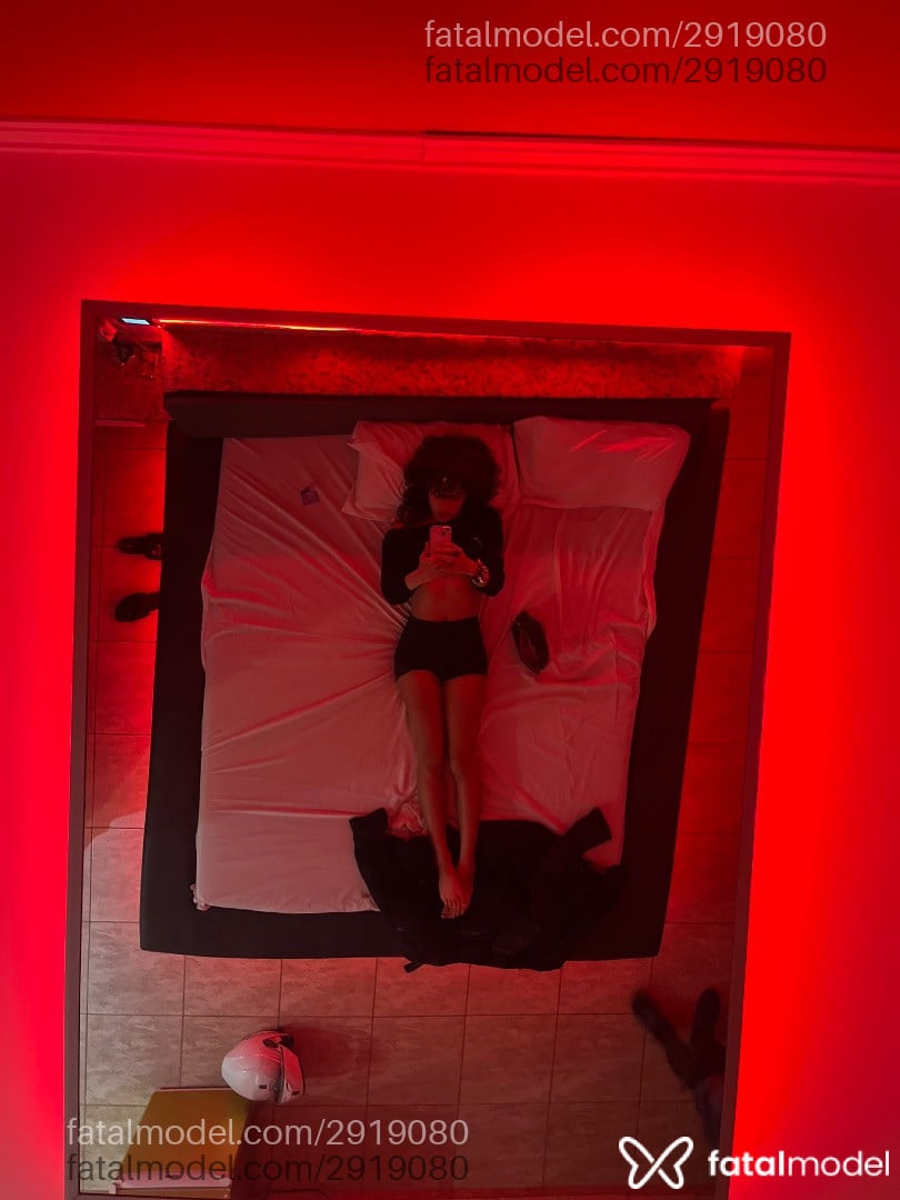 Acompanhante mulher trans ruiva (o) de olhos azuis em Brasília - Emanuz