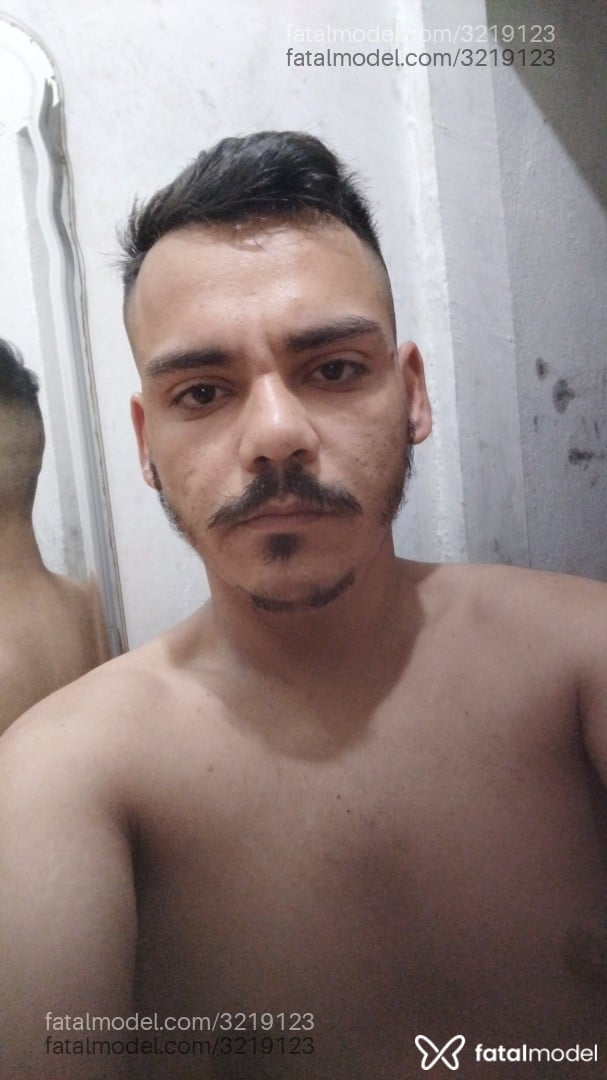 Acompanhante homem com cabelo castanho de olhos castanhos em Santos - Luiz Henrique