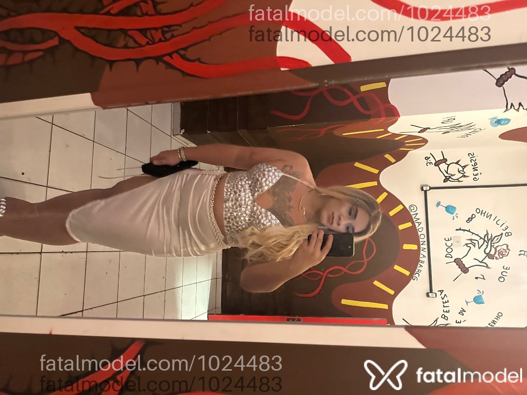 Acompanhante mulher trans loira (o) de olhos castanhos em Campo Grande - Ayah Kemp