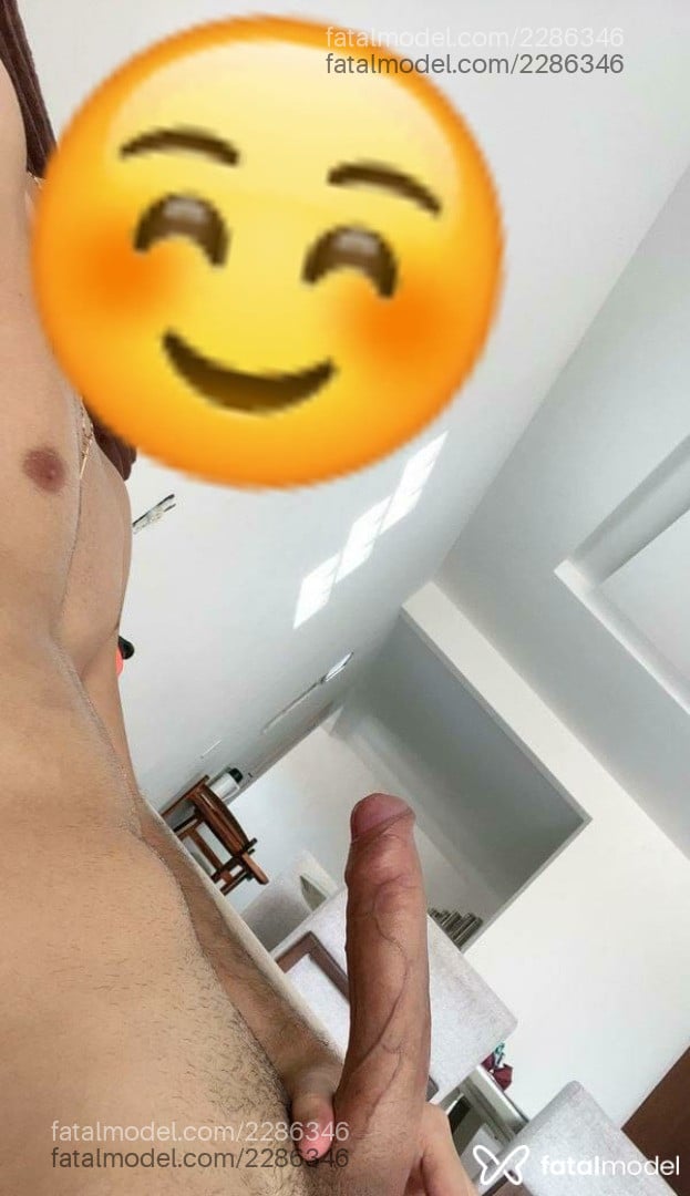 Acompanhante homem com cabelo castanho de olhos azuis em Porto Alegre - Novinhoemalta
