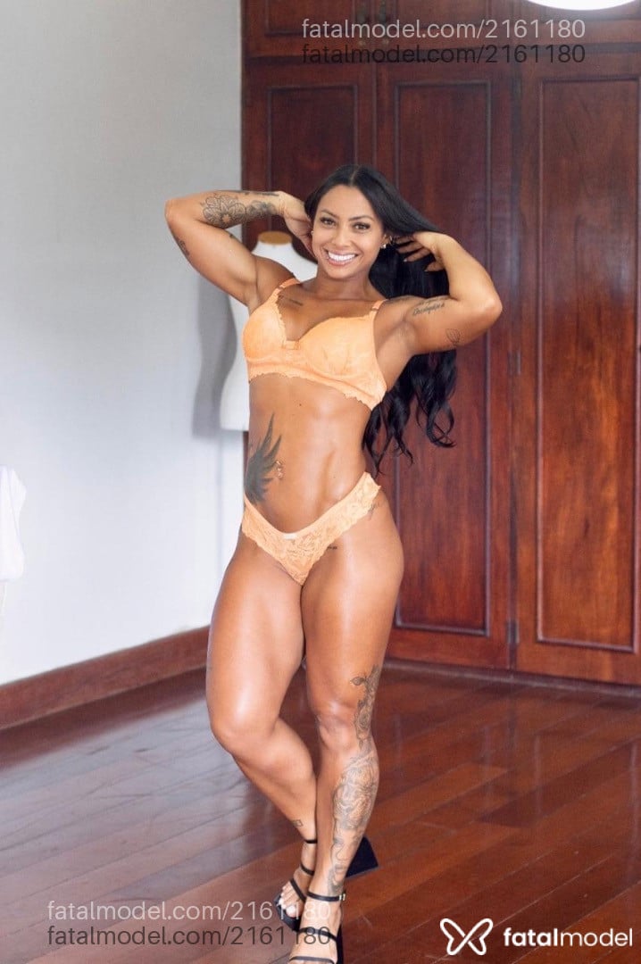 Acompanhante mulher com cabelo castanho de olhos castanhos em Belo Horizonte - Analu