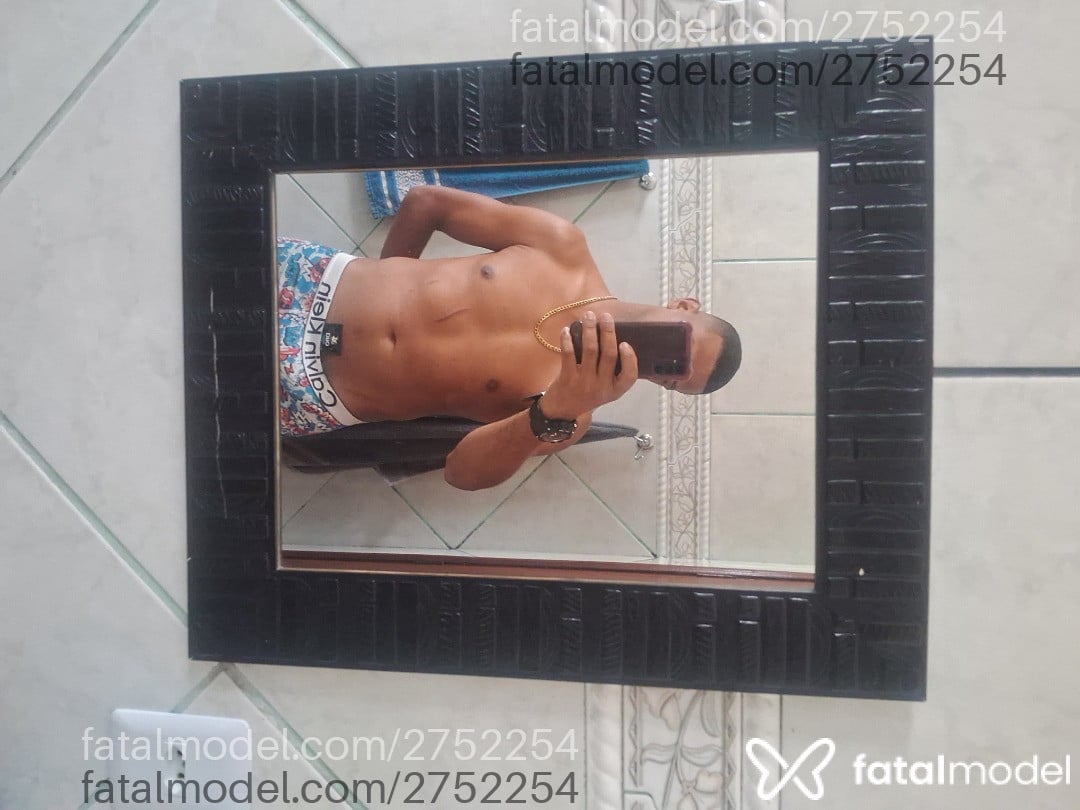 Acompanhante homem morena (o) de olhos pretos em Varginha - Torres