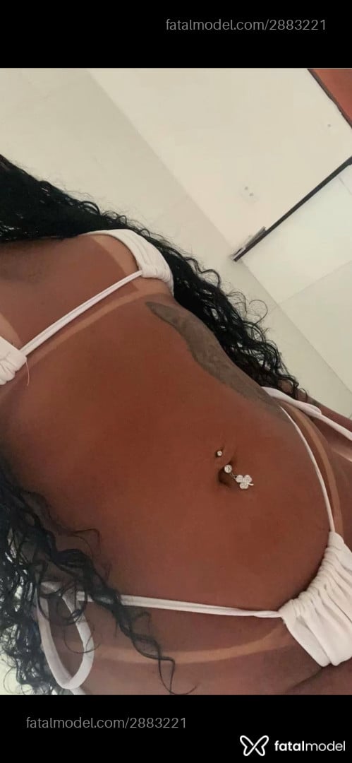 Acompanhante mulher morena (o) de olhos pretos - Maluzinha Acompanhante mulher morena (o) de olhos pretos - Maluzinha