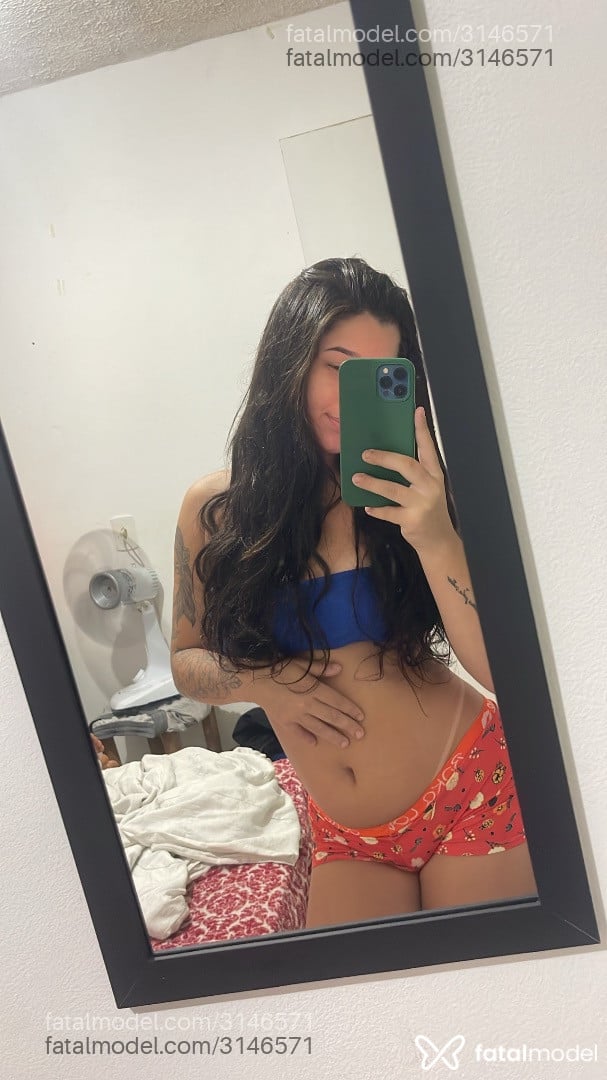 Acompanhante mulher com cabelo castanho de olhos castanhos - Vitoria