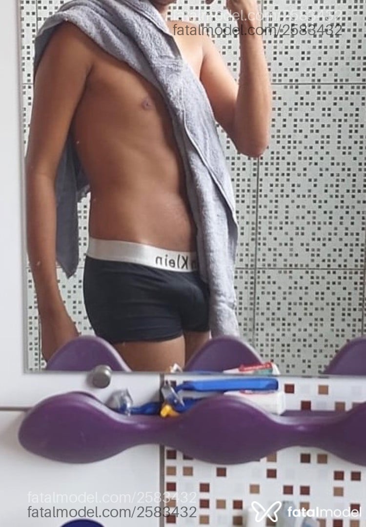 Acompanhante homem morena (o) de olhos castanhos - Marlom
