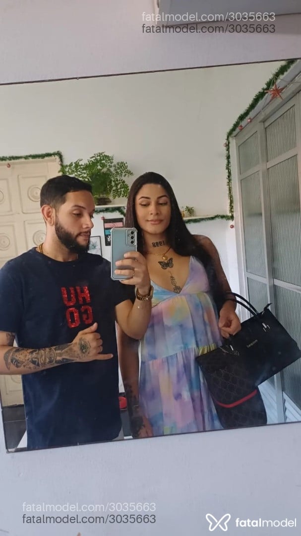 Acompanhante mulher trans morena (o) de olhos pretos em Virtual Acompanhante mulher trans morena (o) de olhos pretos em Virtual - Laura