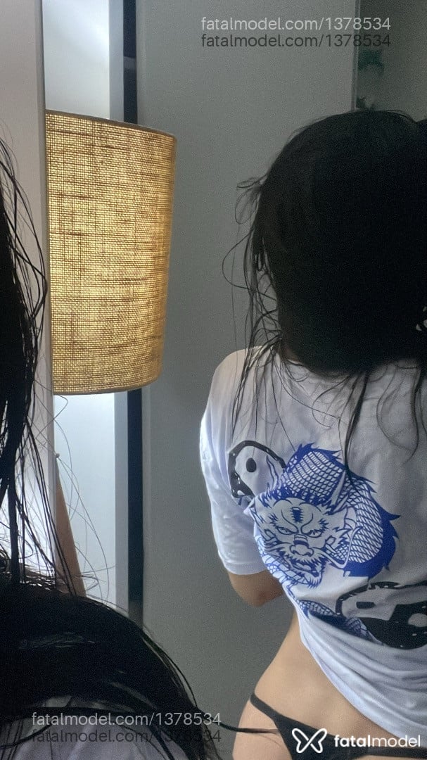 Acompanhante mulher morena (o) de olhos azuis em Londrina - Karina