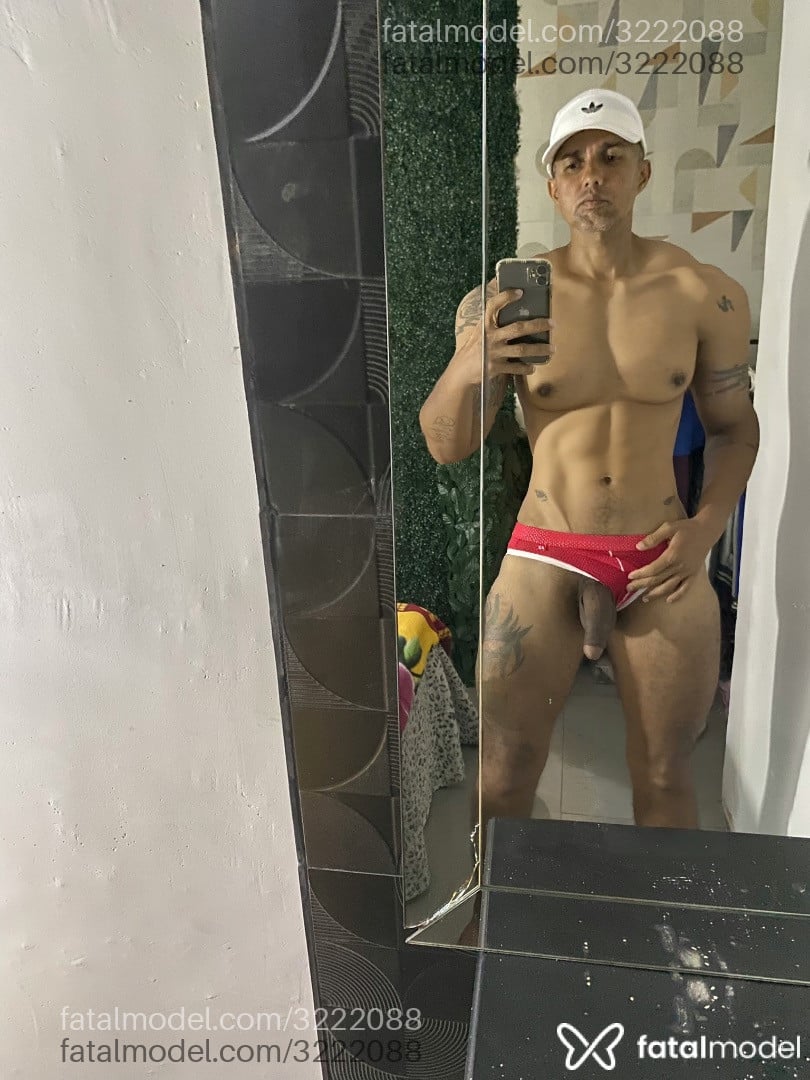 Acompanhante homem com cabelo grisalho de olhos castanhos em Rio de Janeiro Acompanhante homem com cabelo grisalho de olhos castanhos em Rio de Janeiro - Júnior Camargo