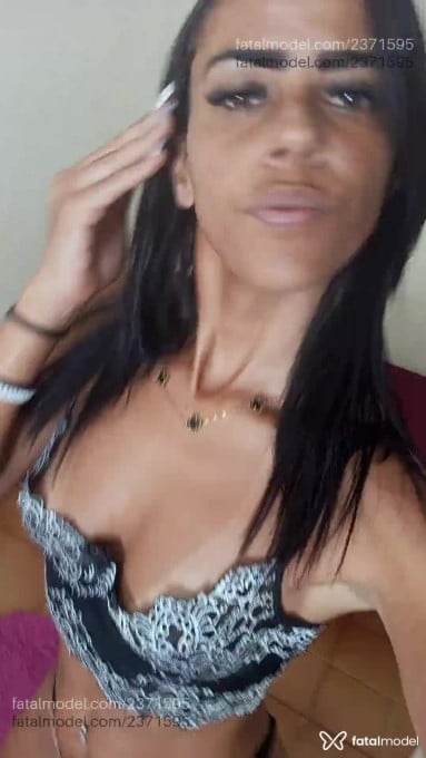 Acompanhante mulher morena (o) de olhos castanhos em Cabo Frio Acompanhante mulher morena (o) de olhos castanhos em Cabo Frio - Dayane