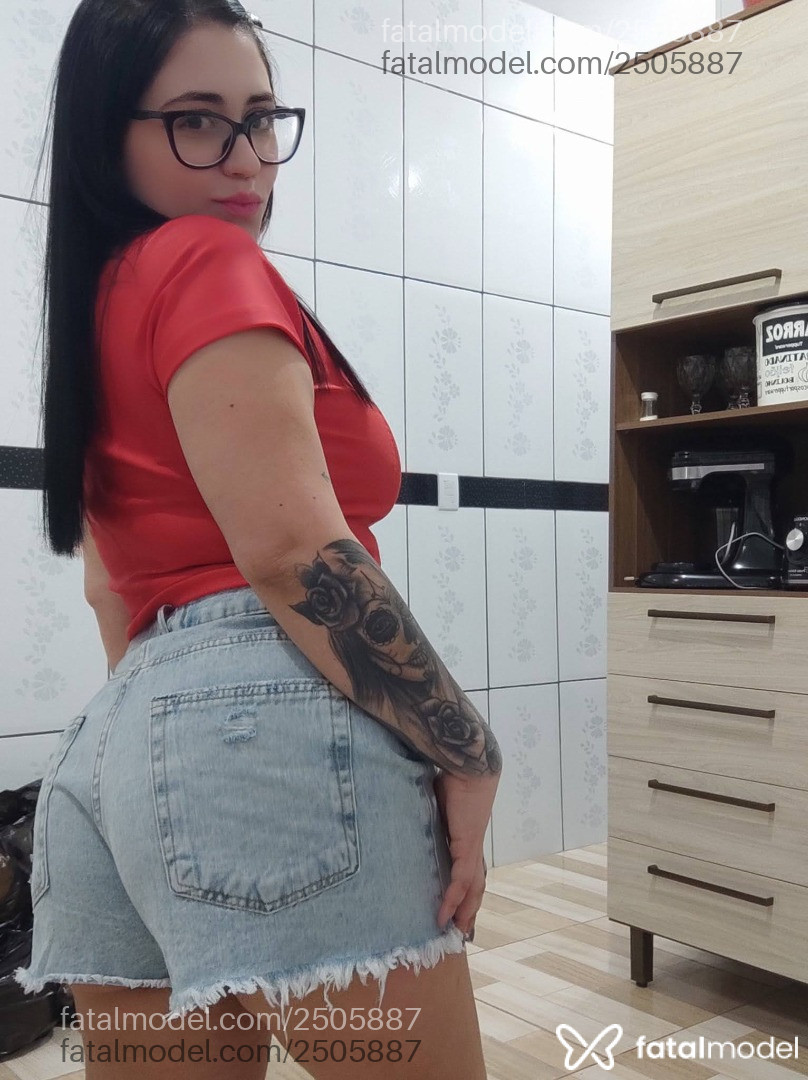 Acompanhante mulher morena (o) de olhos castanhos em Virtual Acompanhante mulher morena (o) de olhos castanhos em Virtual - Mandy
