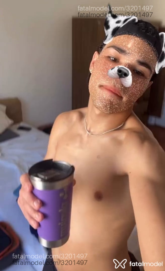 Acompanhante homem com cabelo castanho de olhos castanhos em São Paulo - Yan Silva