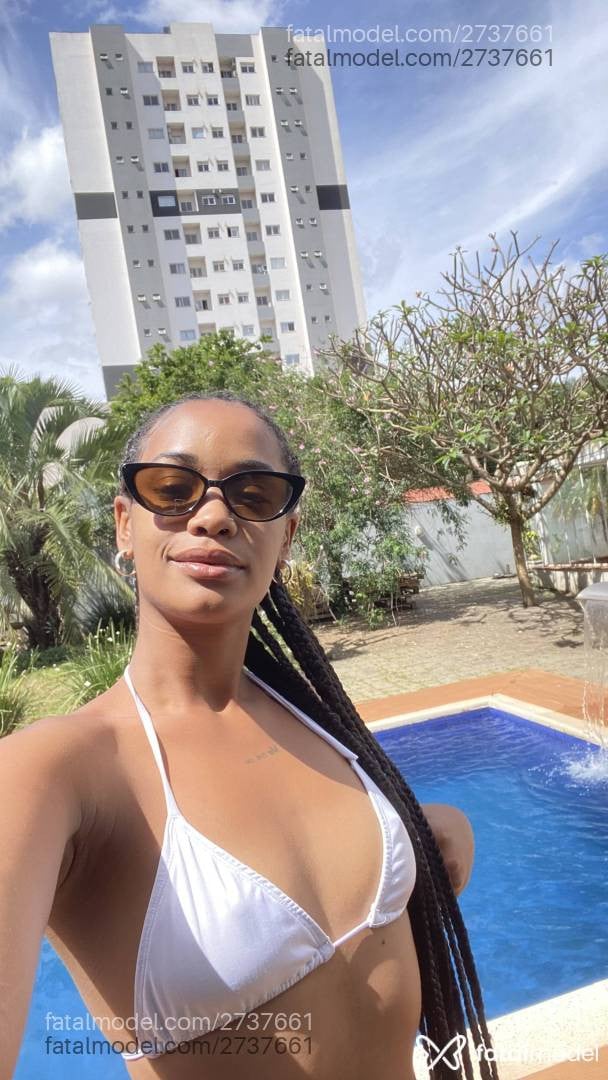 Acompanhante mulher com cabelo castanho de olhos castanhos - Rafaela Monteiro