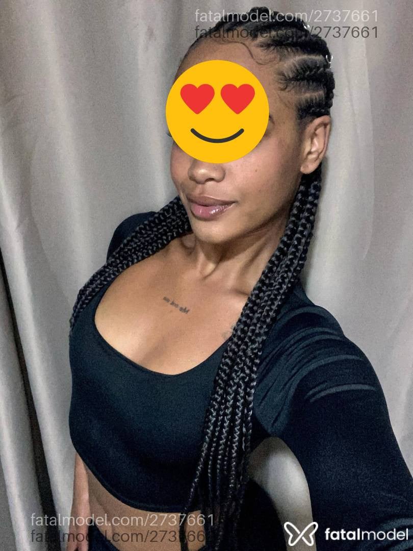 Acompanhante mulher com cabelo castanho de olhos castanhos - Rafaela Monteiro