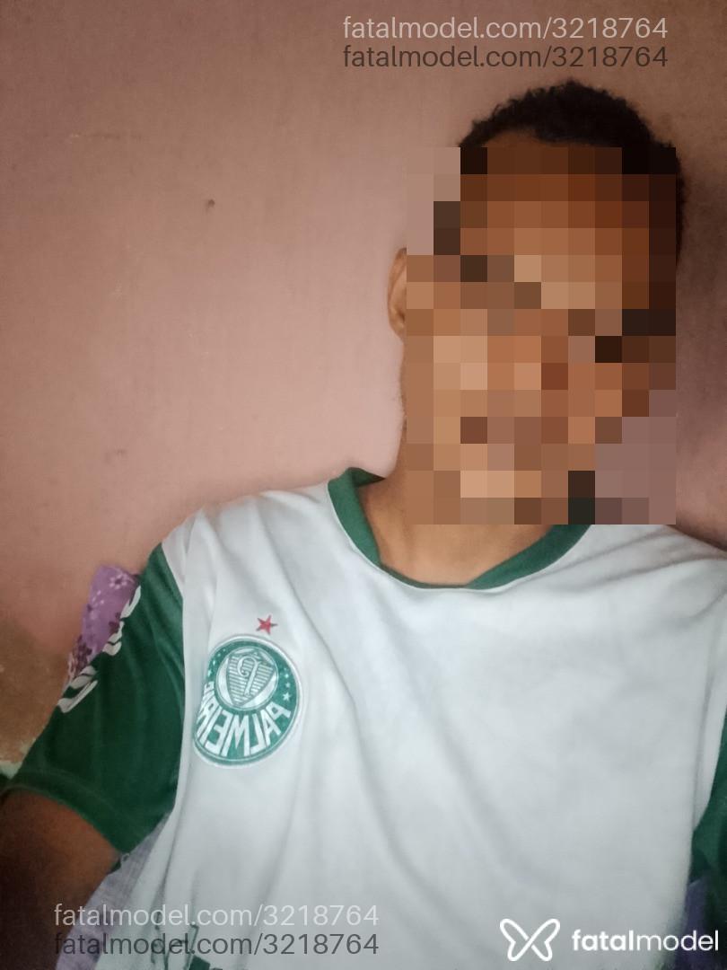 Acompanhante homem com cabelo grisalho de olhos castanhos em Juazeiro do Norte - Cicero