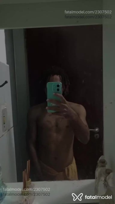 Acompanhante homem morena (o) de olhos castanhos em Virtual Acompanhante homem morena (o) de olhos castanhos em Virtual - Erann