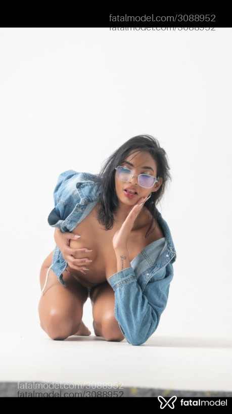 Acompanhante mulher com cabelo castanho de olhos pretos - Jaapah Acompanhante mulher com cabelo castanho de olhos pretos - Jaapah