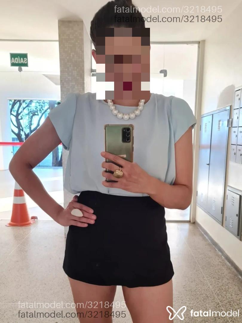 Acompanhante mulher com cabelo castanho de olhos castanhos - Úrsula Acompanhante mulher com cabelo castanho de olhos castanhos - Úrsula