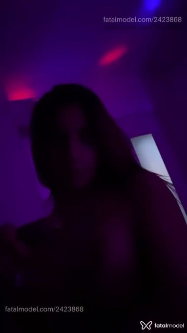 Acompanhante mulher trans com cabelo castanho de olhos castanhos em Virtual - Jully Katy