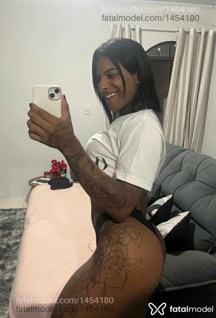 Acompanhante mulher trans morena (o) de olhos castanhos em Salvador - Ana Kelly