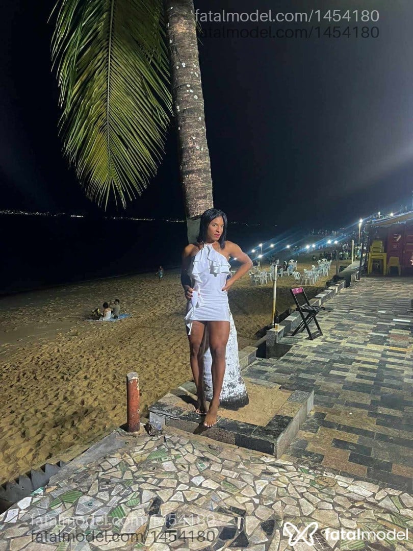 Acompanhante mulher trans morena (o) de olhos castanhos em Salvador - Ana Kelly
