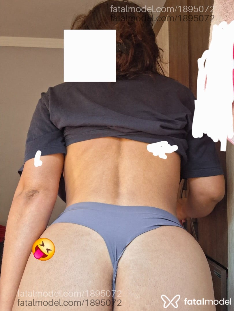 Acompanhante mulher morena (o) de olhos pretos - Eslovénia Acompanhante mulher morena (o) de olhos pretos - Eslovénia