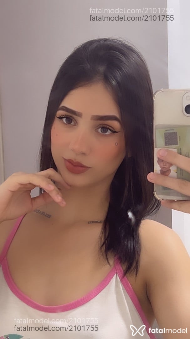 Acompanhante mulher com cabelo castanho de olhos castanhos em São Paulo - Bella Monteiro