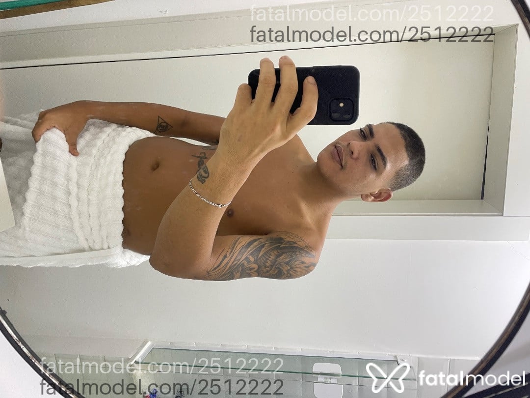 Acompanhante homem com cabelo castanho de olhos castanhos em São Paulo - Gabriel Barros