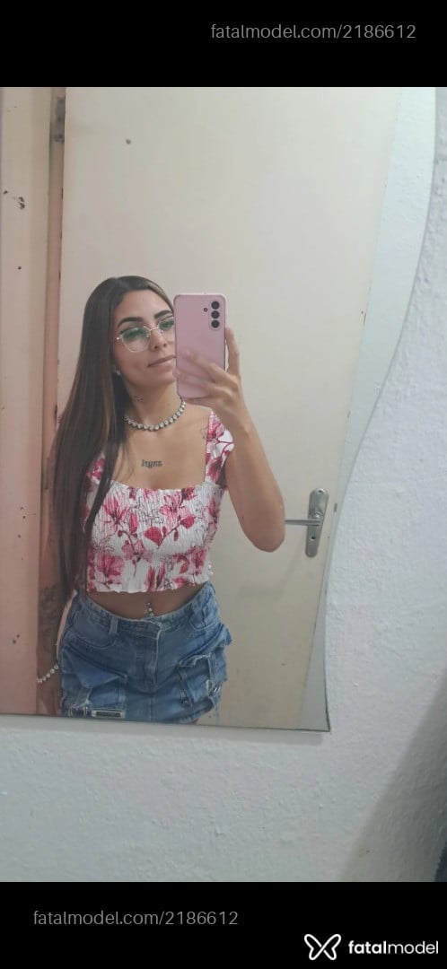 Acompanhante mulher loira (o) de olhos castanhos em Palhoça - Haghata