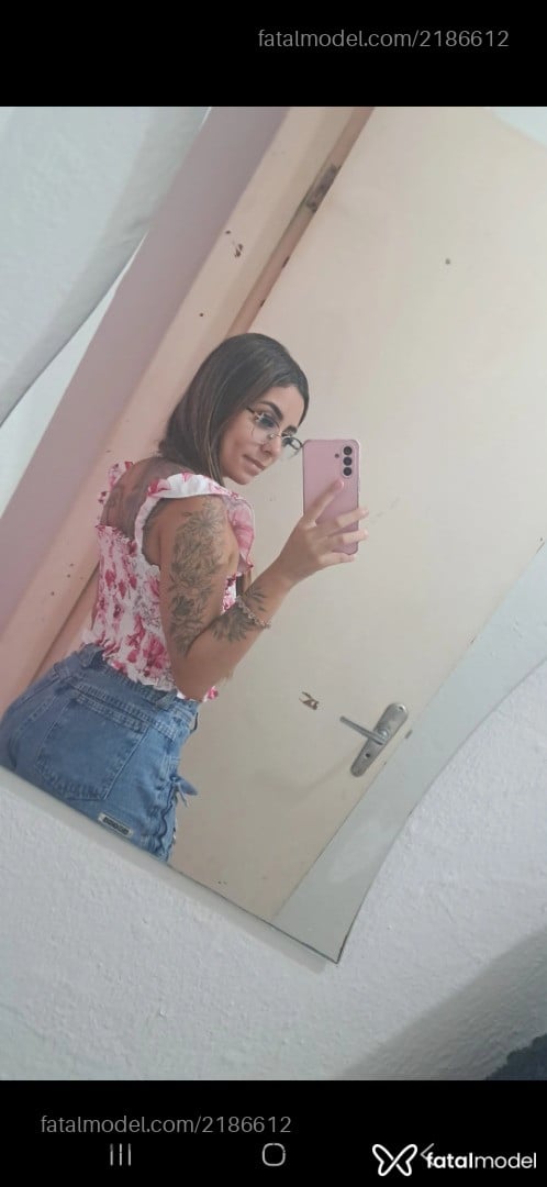 Acompanhante mulher loira (o) de olhos castanhos em Palhoça - Haghata