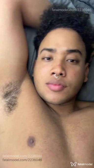 Acompanhante homem morena (o) de olhos castanhos - Hugg Drow
