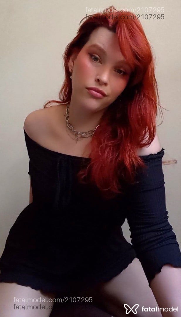 Acompanhante mulher trans ruiva (o) de olhos verdes em Virtual - Anita