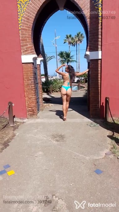 Acompanhante mulher morena (o) de olhos castanhos - Alexxa Di Minas Acompanhante mulher morena (o) de olhos castanhos - Alexxa Di Minas